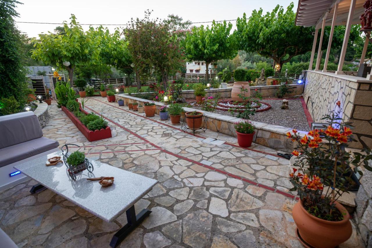 Rock Garden Villa Marantochori Экстерьер фото